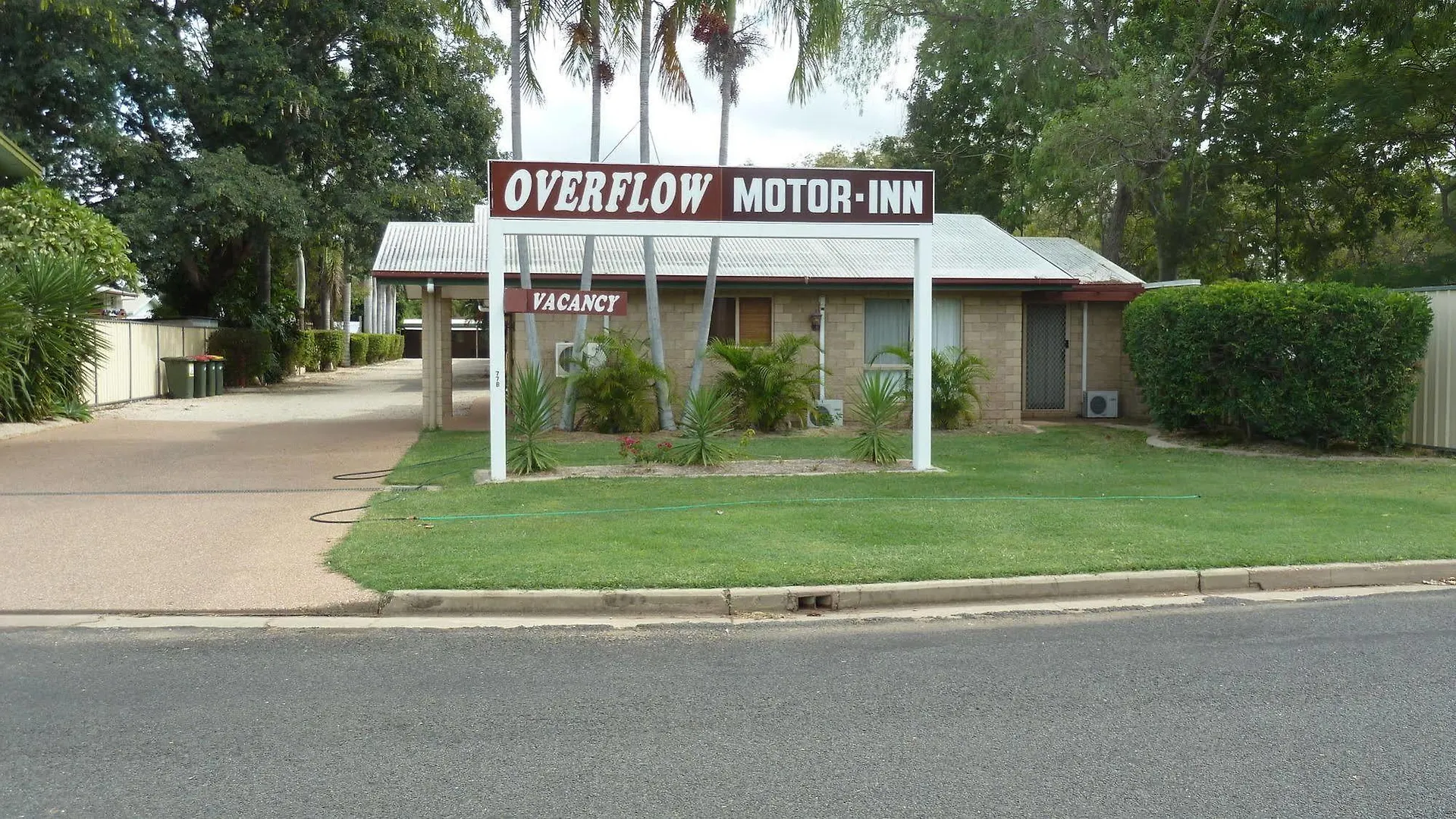 Overflow Emerald Motor Inn Australia